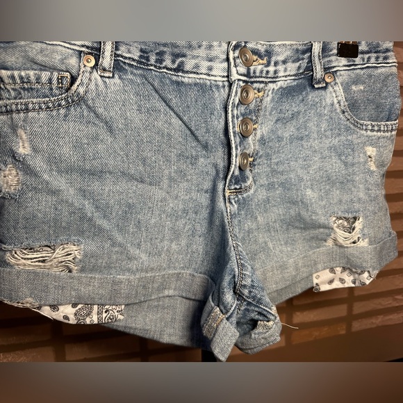 SUGAR AND JADE KIDS PLUS SHORTS - Picture 7 of 7